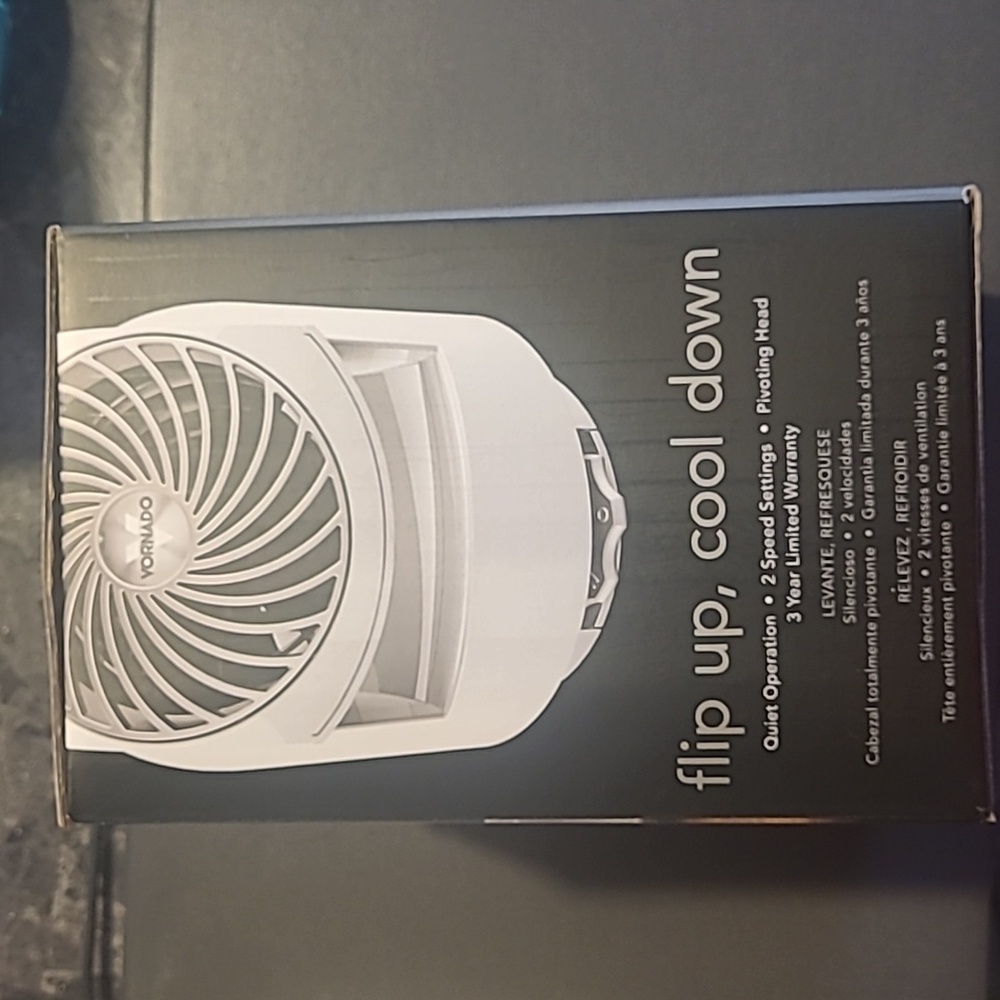 New in box! Vornado Flippi V6 White 2 speed adjustable plug in fan - Picture 3 of 4